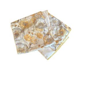 Nicole Miller Home Yellow & Gray Floral Table Runner With Beaded Details